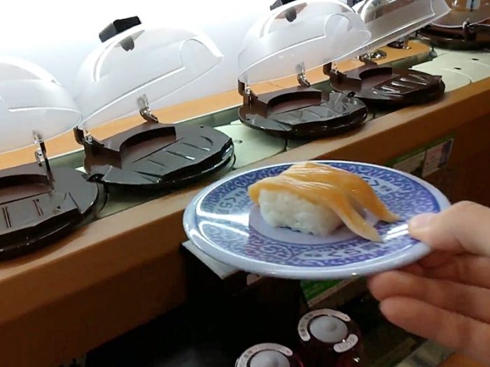 くら寿司のお寿司の取り方